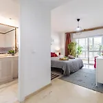 Super Exclusive With Free Parking 公寓 *