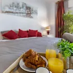 Super Exclusive With Free Parking 公寓 丰希罗拉