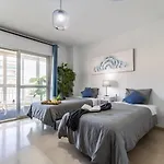 Super Exclusive With Free Parking 公寓