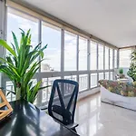 Super Exclusive With Free Parking 丰希罗拉