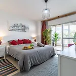 Super Exclusive With Free Parking 公寓