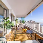 Super Exclusive With Free Parking 公寓