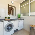 Super Exclusive With Free Parking 丰希罗拉