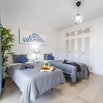 Super Exclusive With Free Parking 公寓