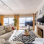 Super Exclusive With Free Parking 公寓 *