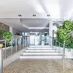 Super Exclusive With Free Parking 公寓 丰希罗拉