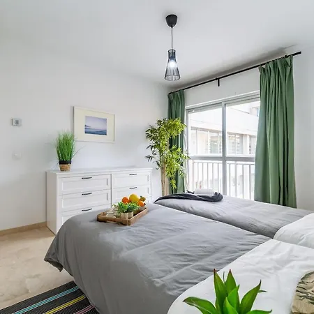 Super Exclusive With Free Parking 아파트 *