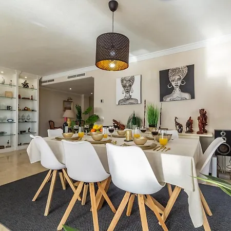 Super Exclusive With Free Parking 푸엔히롤라