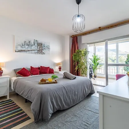 Super Exclusive With Free Parking 아파트