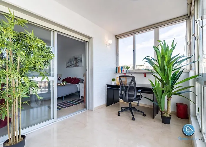 Super Exclusive With Free Parking Apartament