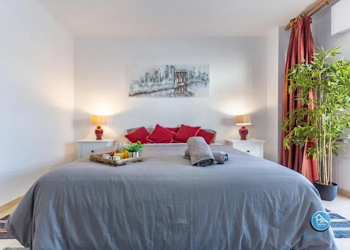 Super Exclusive With Free Parking Apartament *