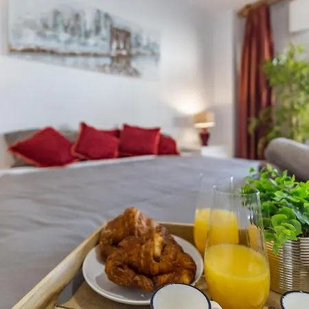 Super Exclusive With Free Parking شقة فوينخيرولا