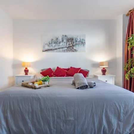 Super Exclusive With Free Parking شقة *