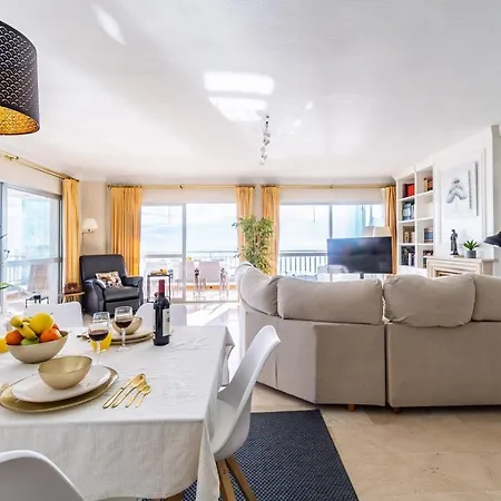 Super Exclusive With Free Parking Apartment