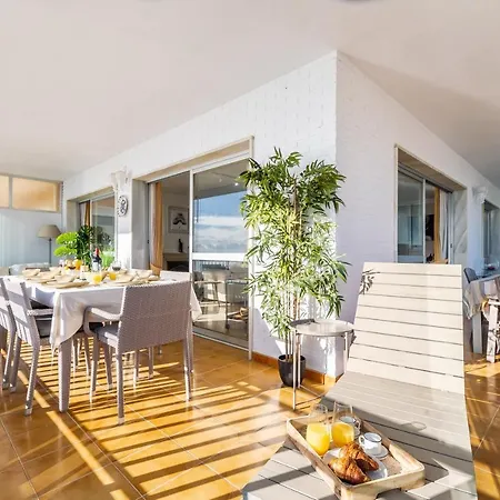 Super Exclusive With Free Parking * فوينخيرولا