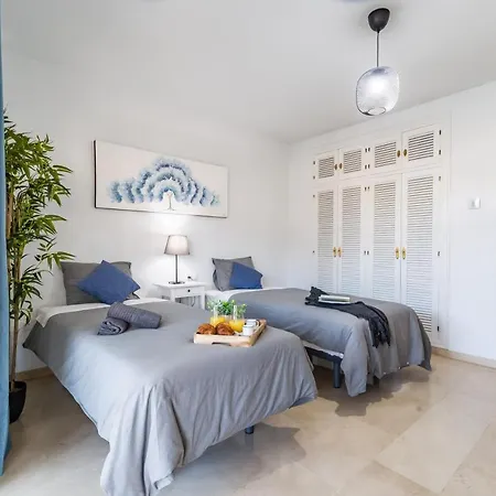 Super Exclusive With Free Parking شقة