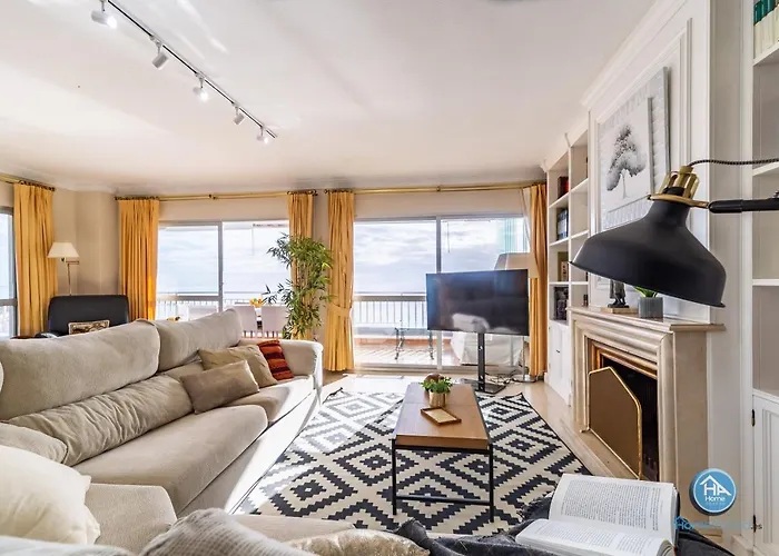 Super Exclusive With Free Parking Apartment *